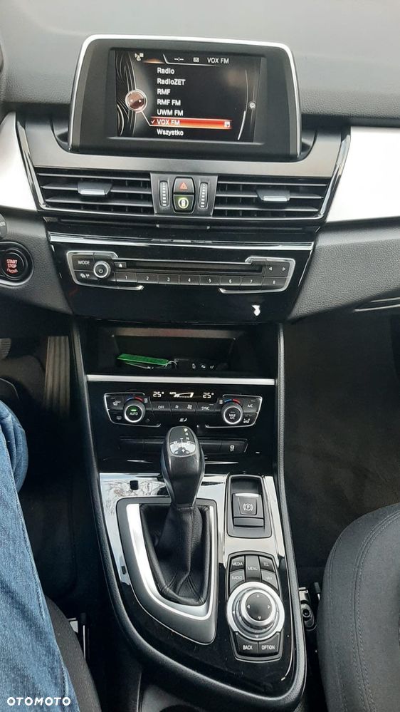 BMW Seria 2 218d - 24