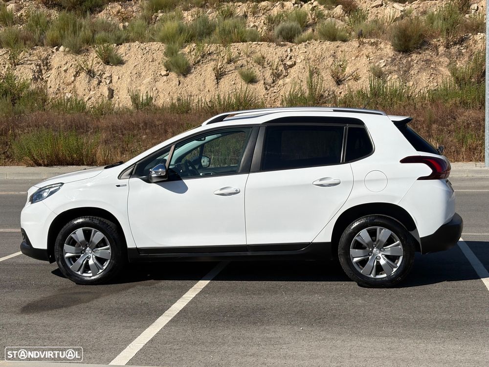 Peugeot 2008 1.2 PureTech Style - 12