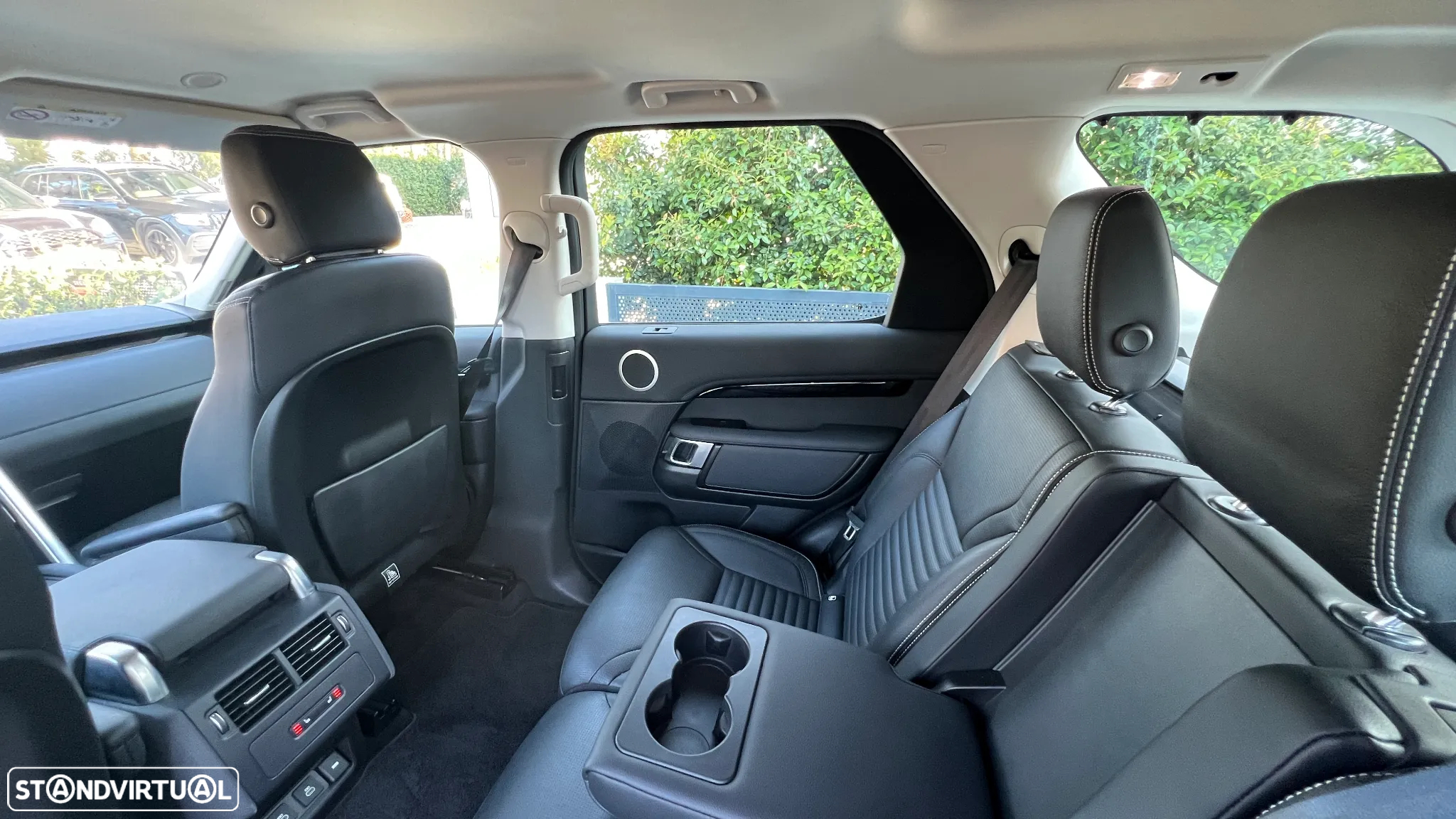 Land Rover Discovery 3.0 D300 AWD R-Dynamic HSE - 17