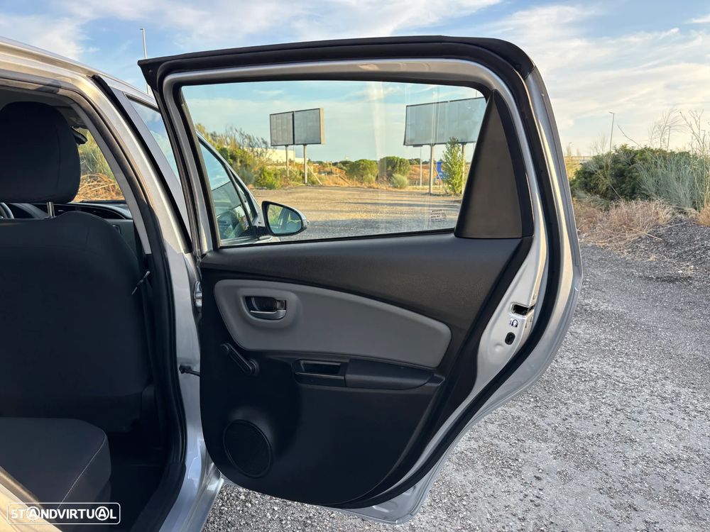 Toyota Yaris 1.5 HSD Sport+P.Techno - 28