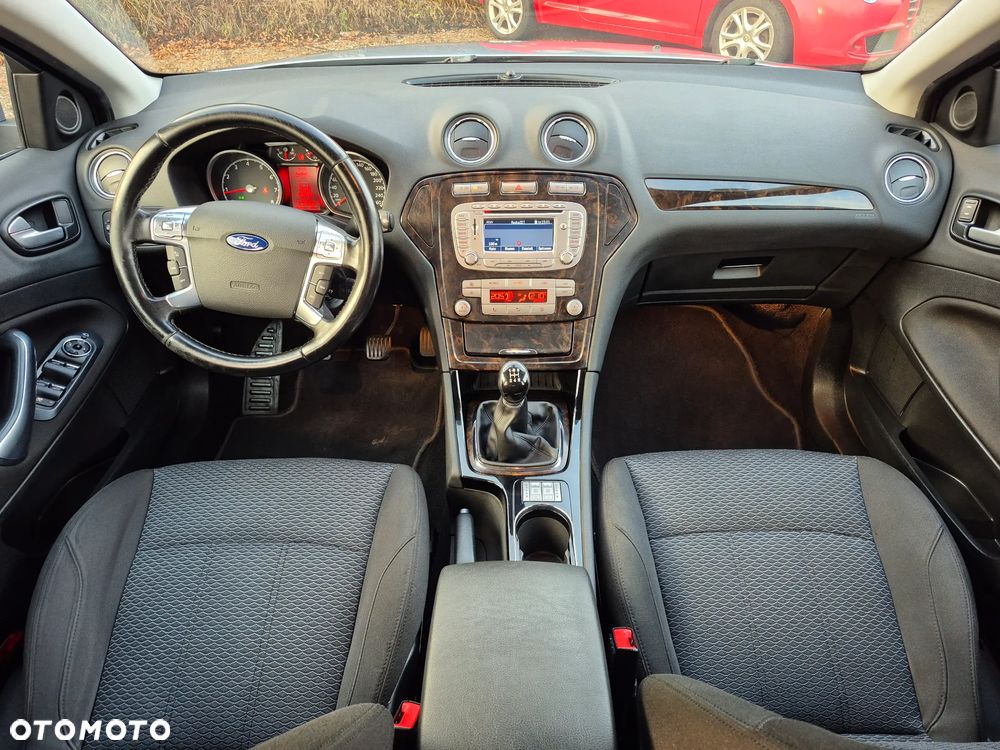 Ford Mondeo 2.0 Ghia Executive - 7