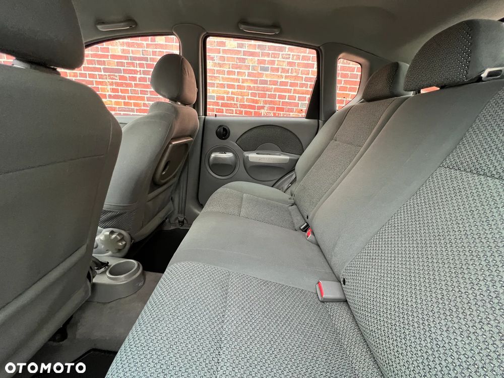 Chevrolet Aveo - 16