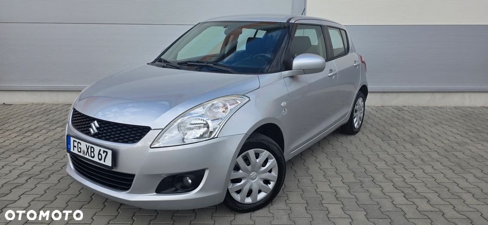 Suzuki Swift 2011 photo 2
