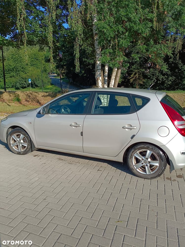 Hyundai i30 1.6 Comfort - 4