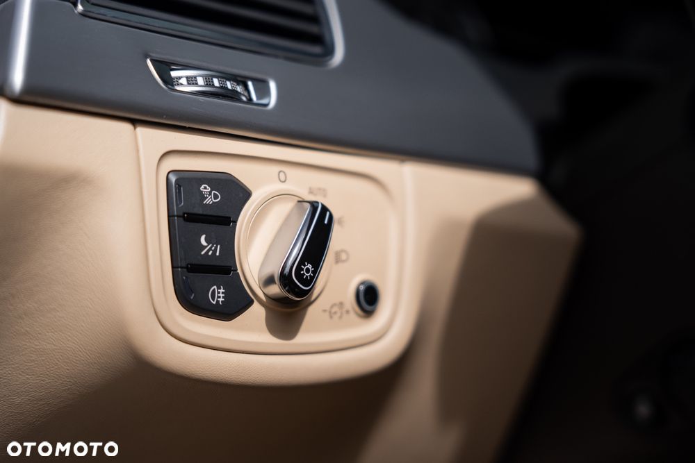 Audi S8 Standard - 34