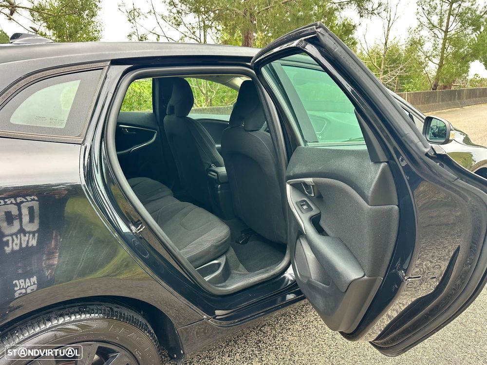 Volvo V40 D2 Kinetic - 16