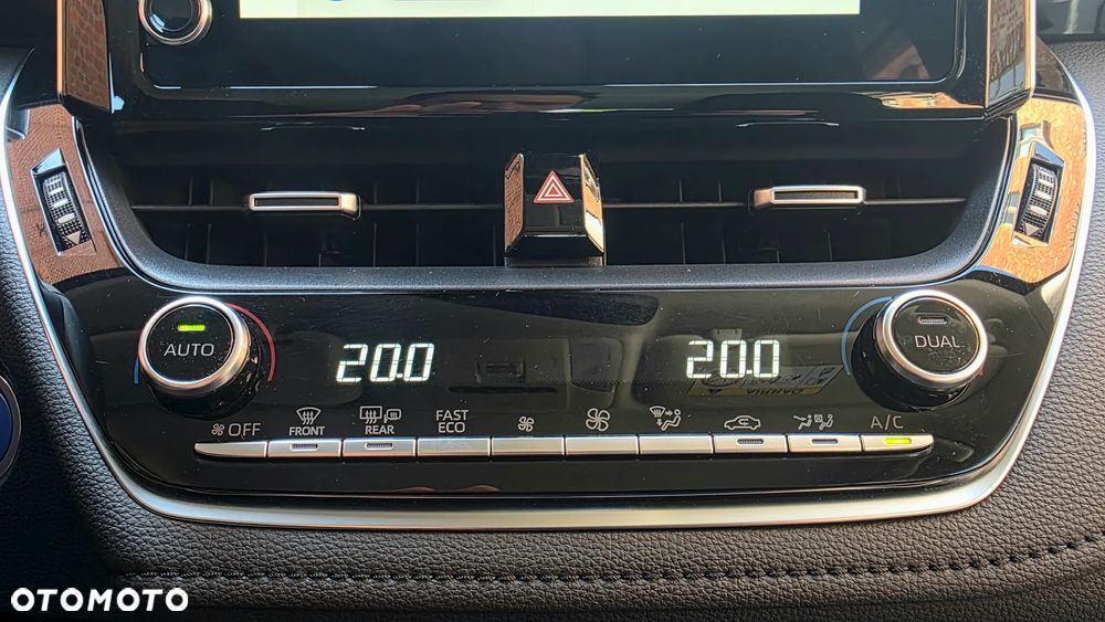 Toyota Corolla 1.8 Hybrid Comfort - 32