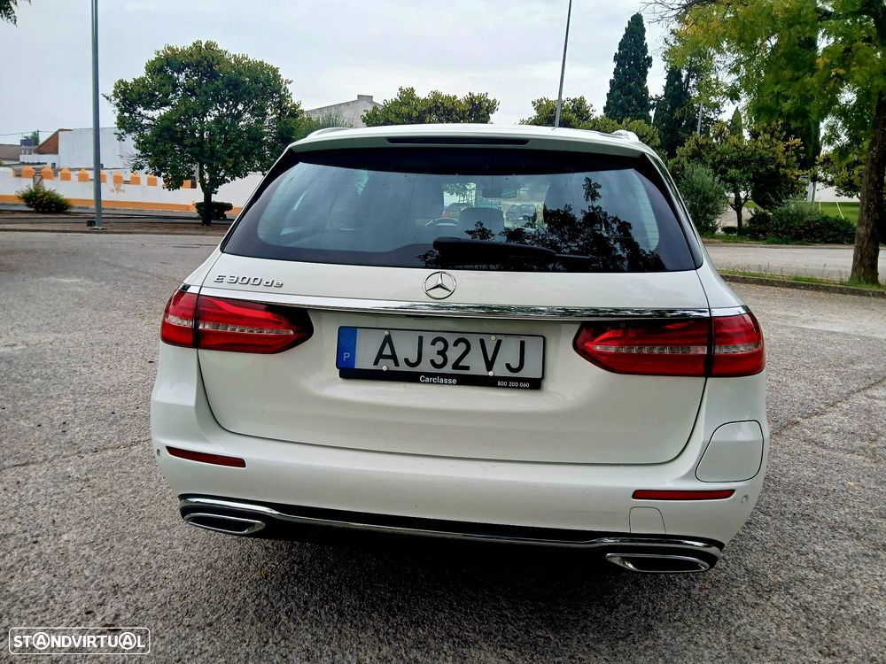Mercedes-Benz E 300 Bluetec Hybrid Avantgarde - 12