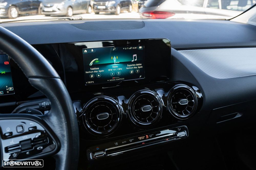 Mercedes-Benz GLA 180 d — fotografia 18