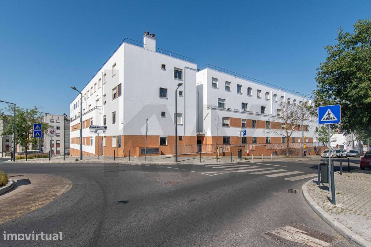 Apartamento T2 com parqueamento e arrecadação - Grande imagem: 2/21