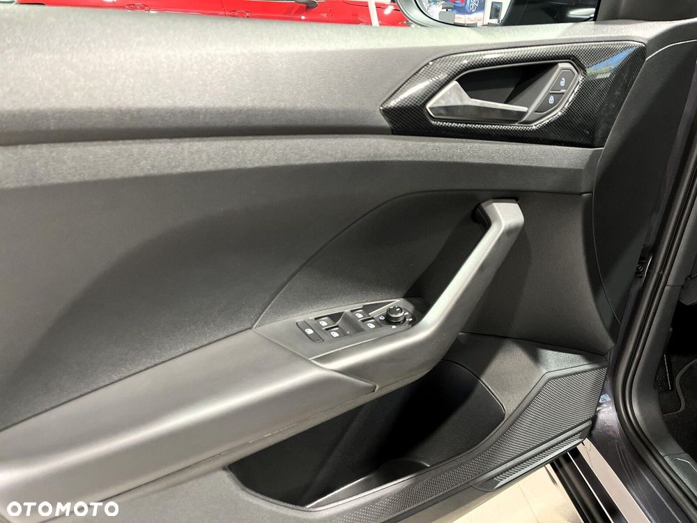Volkswagen T-Cross - 12
