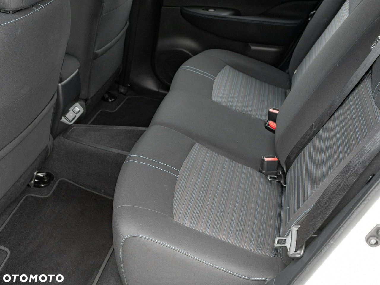 Nissan Leaf - 25