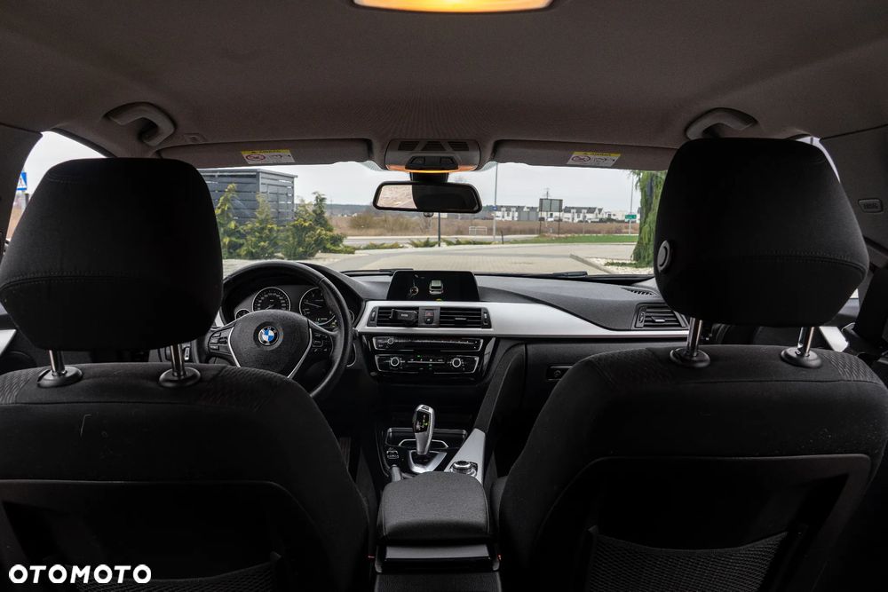 BMW Seria 3 320d - 15