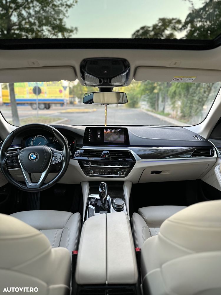 BMW Seria 5 520d xDrive AT - 13