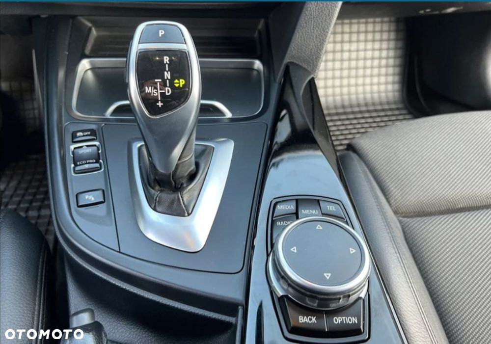 BMW Seria 3 320d xDrive Advantage sport - 22