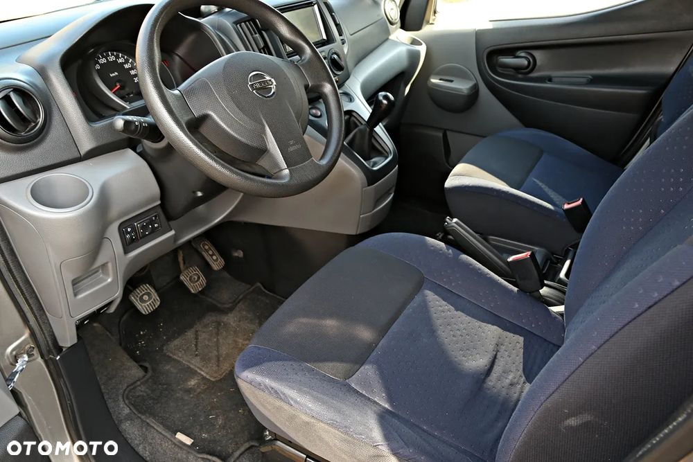 Nissan NV200 - 24