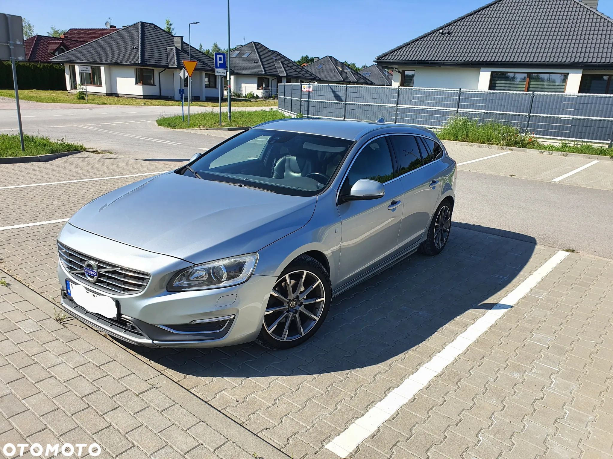 Volvo V60 D4 Drive-E R-Design Summum - 1