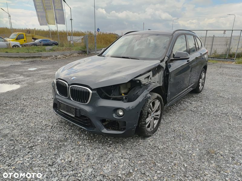 BMW X1 sDrive18i - 19