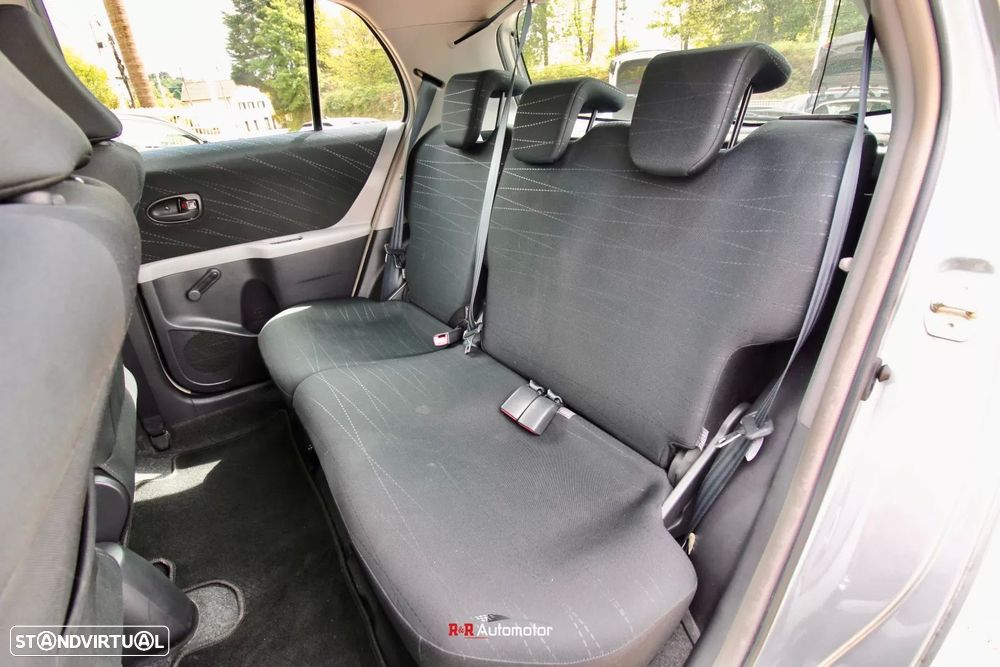Toyota Yaris 1.4 D-4D Sol+AC - 16