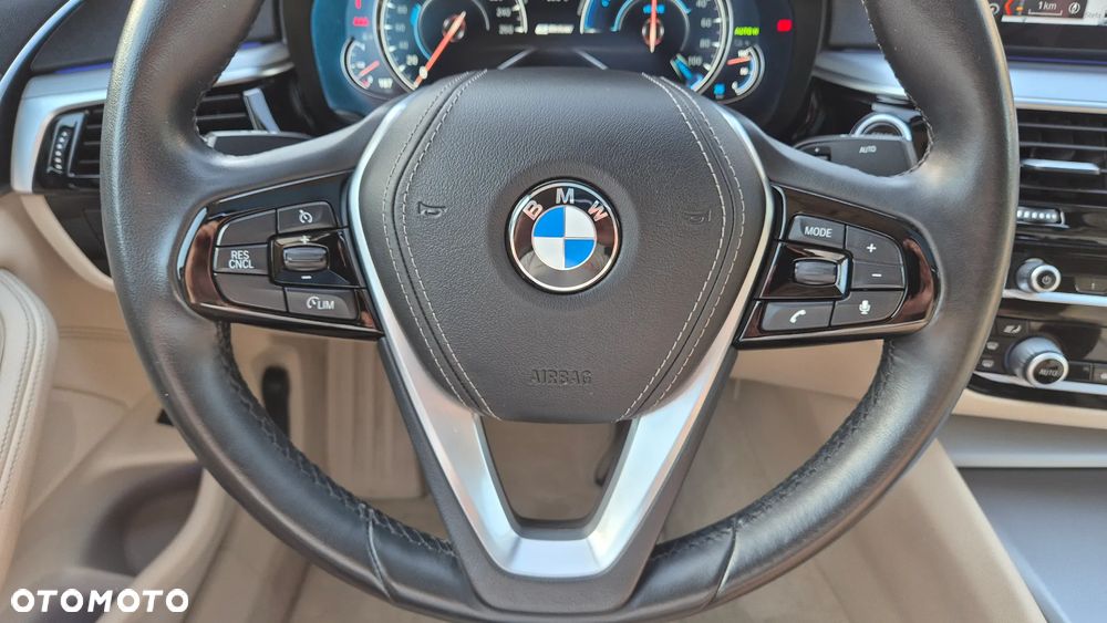 BMW Seria 5 530e PHEV - 13