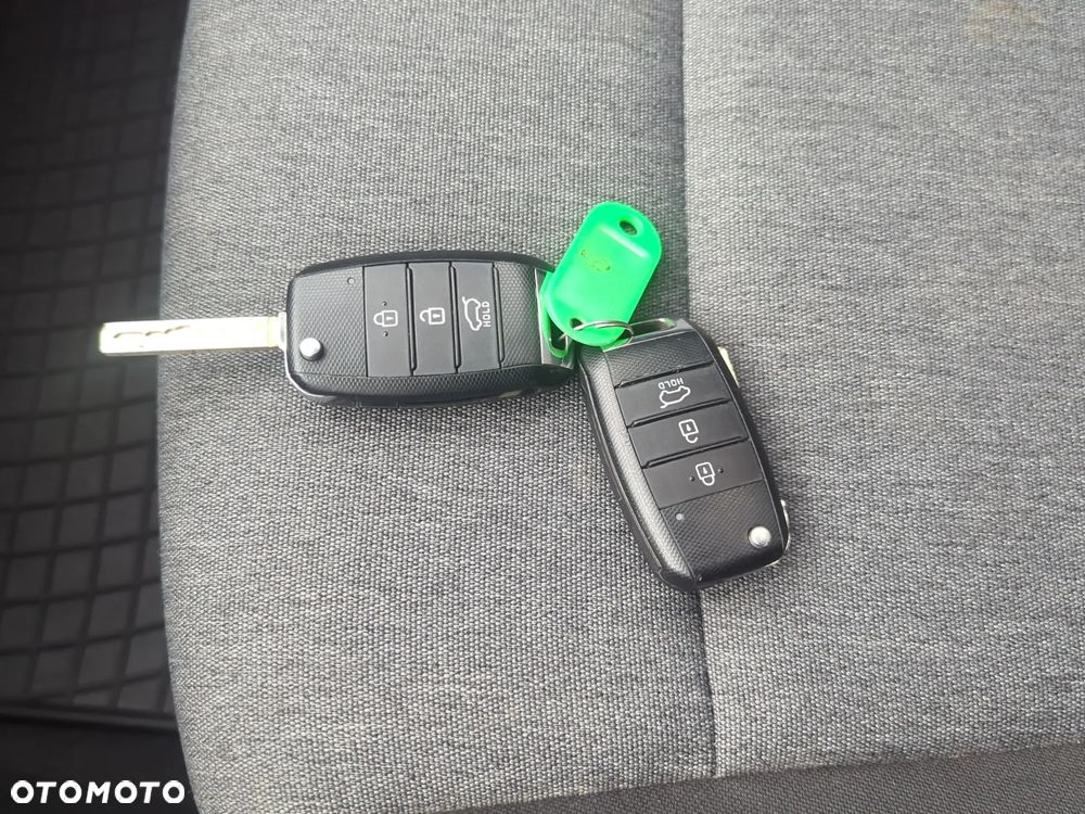 Kia Stonic - 32