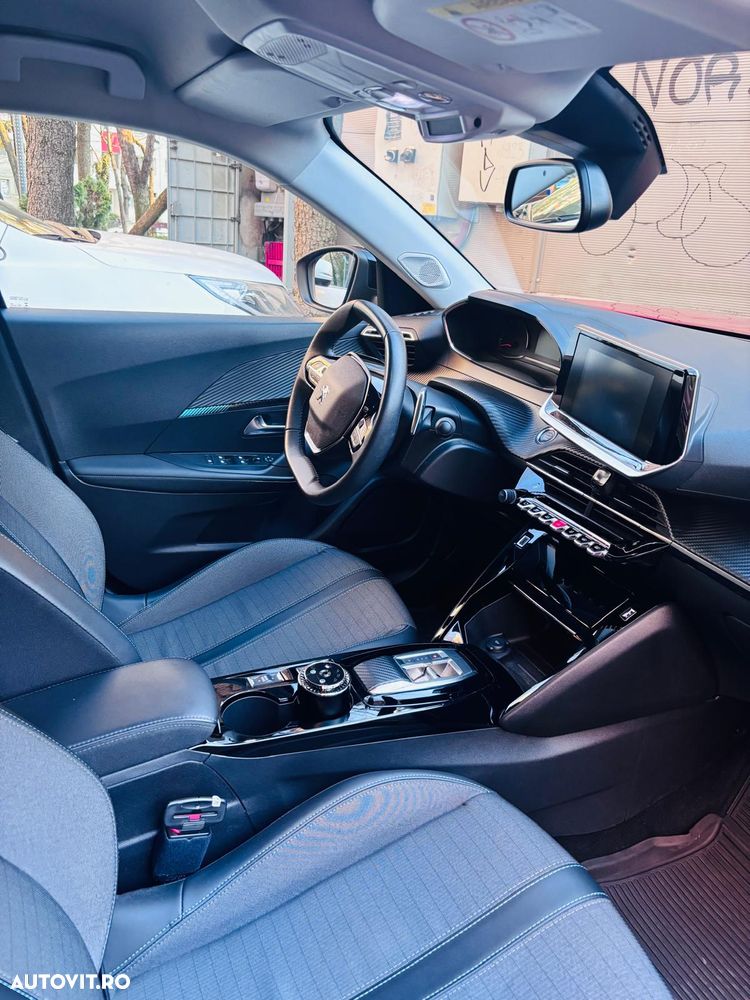 Peugeot 2008 1.2 PureTech EAT8 STT Active Pack - 24