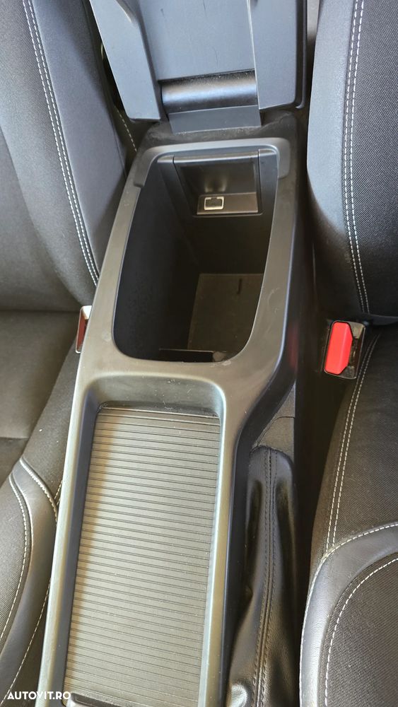 Volvo V40 D3 Aut Momentum - 21