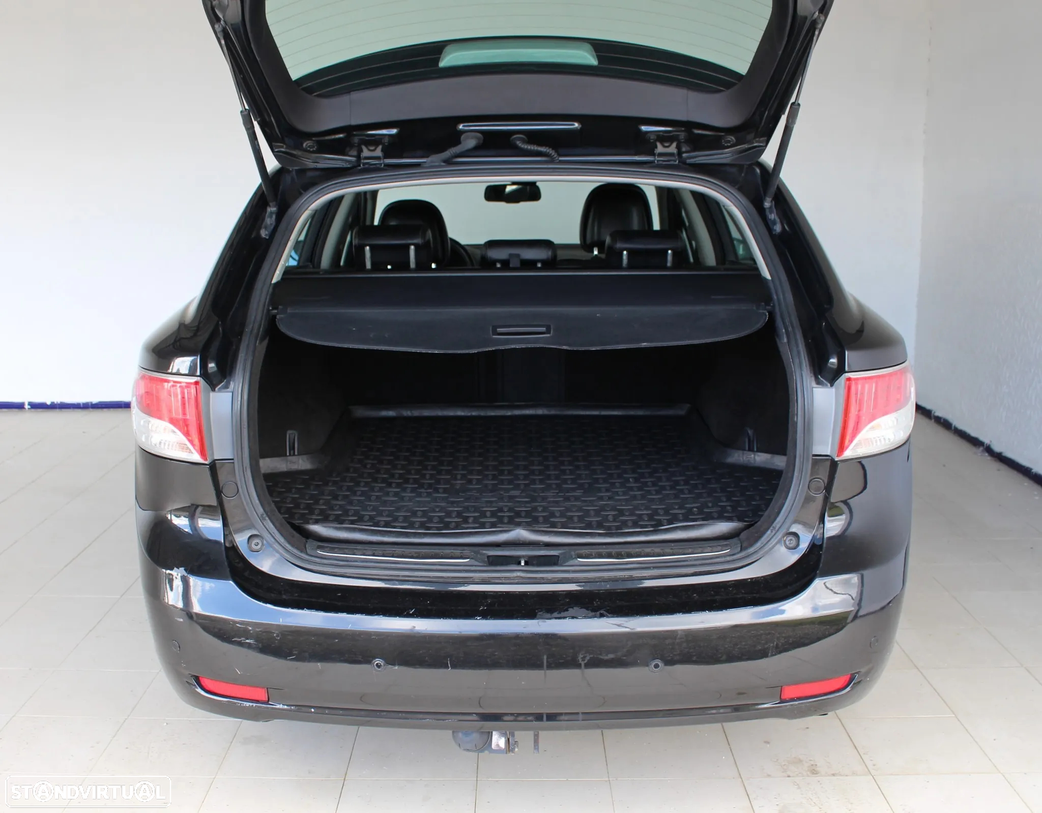 Toyota Avensis SW 2.0 D-4D Sol+GPS - 6