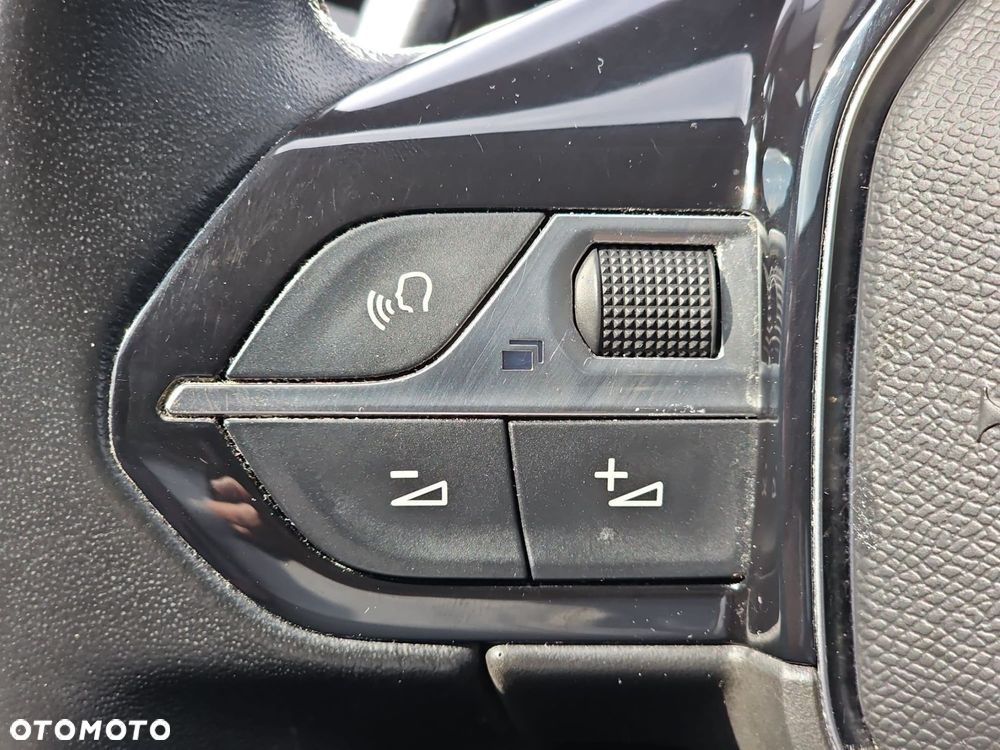 Peugeot 5008 1.5 BlueHDi Active S&S EAT8 - 16