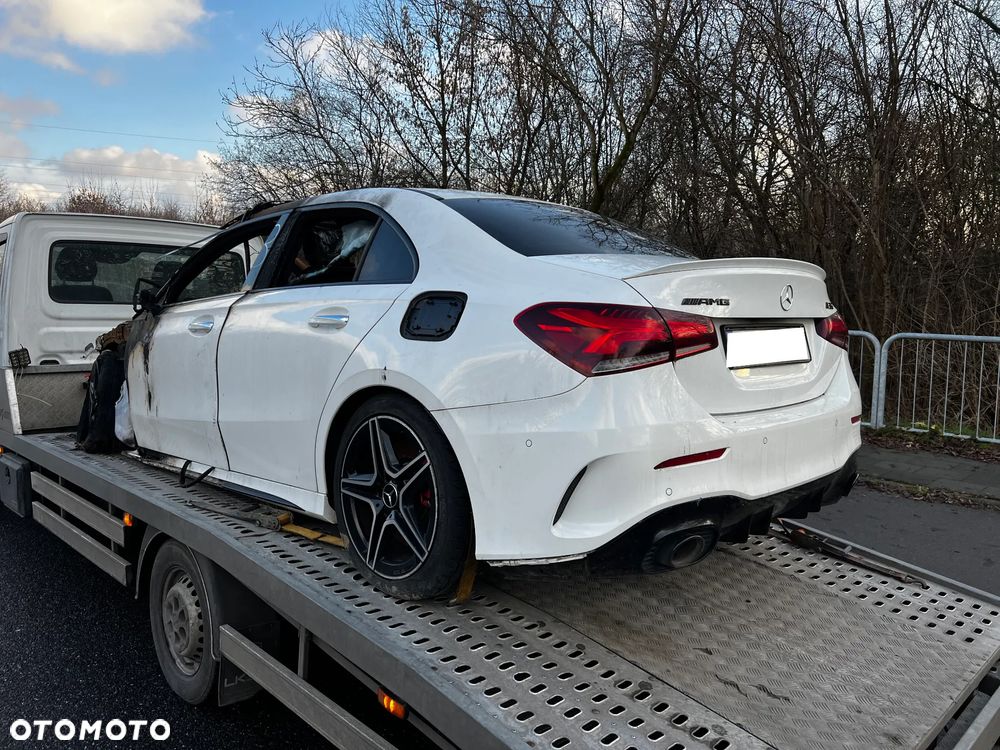 Mercedes-Benz Klasa A 35 AMG 4-Matic 7G-DCT - 2