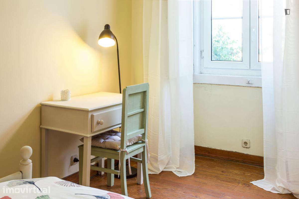 Quarto - localizado em Telheiras Lisbon - Grande imagem: 4/14