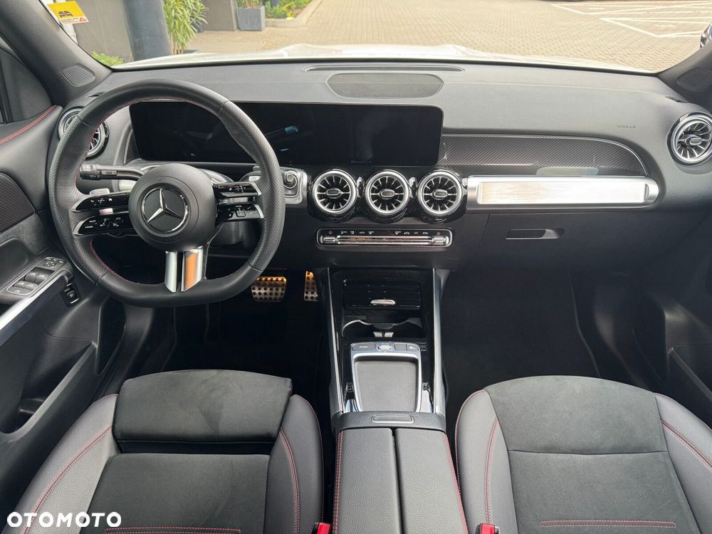 Mercedes-Benz GLB - 17
