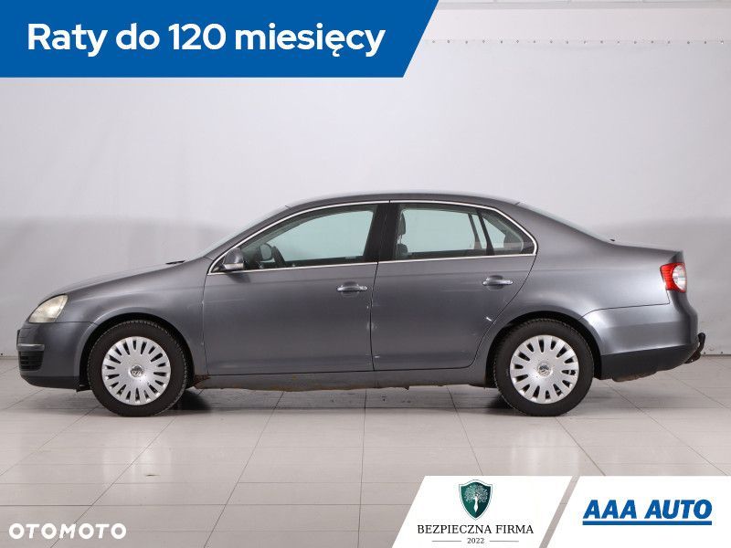 Volkswagen Jetta - 3