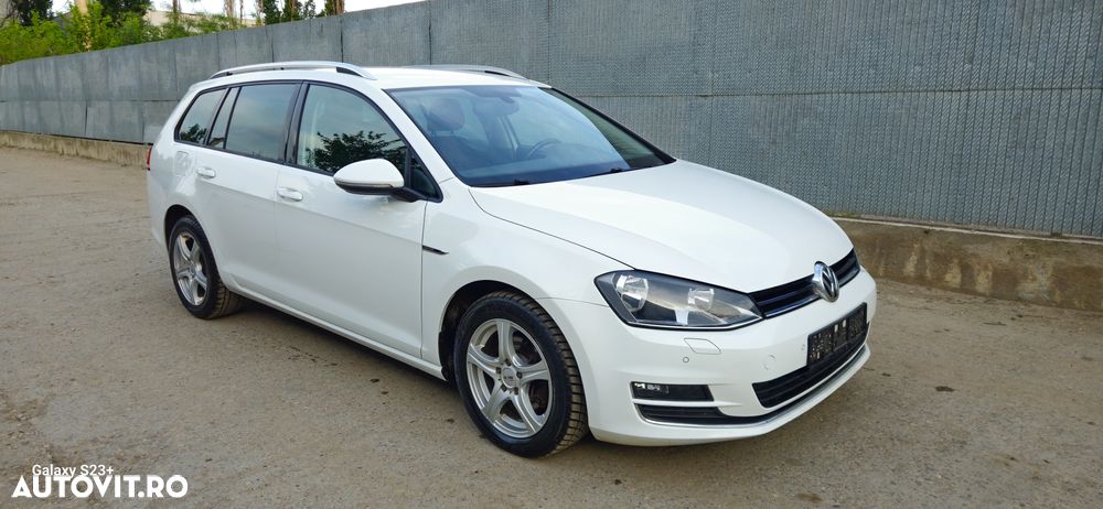 Volkswagen Golf - 1
