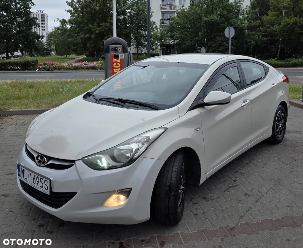 Hyundai Elantra - 9