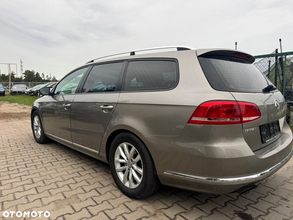 Volkswagen Passat 2.0 TDI BlueMotion Technology R-Line - 14