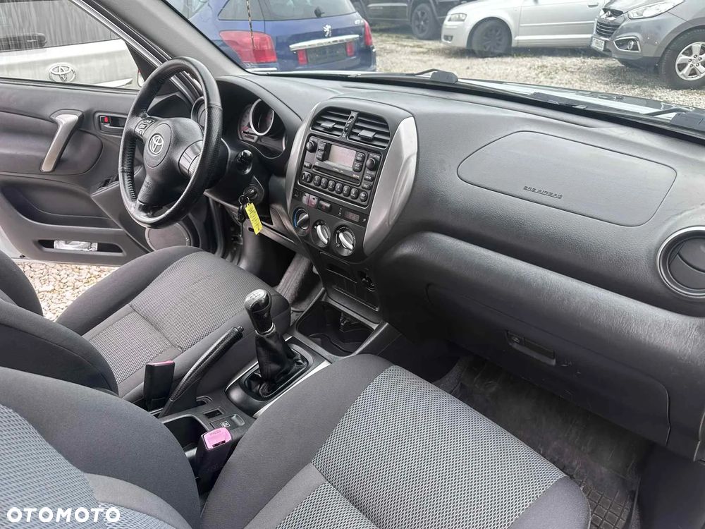 Toyota RAV4 2.0 VVT-i 4x4 - 19
