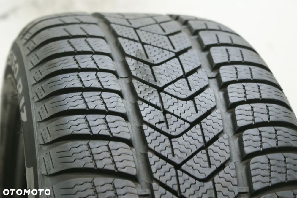 225/50R17 PIRELLI SOTTOZERO 3 WINTER RSC , 7,1mm  B1690 - 2