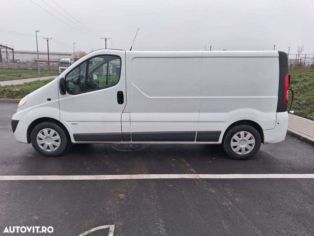 Opel Vivaro - 2