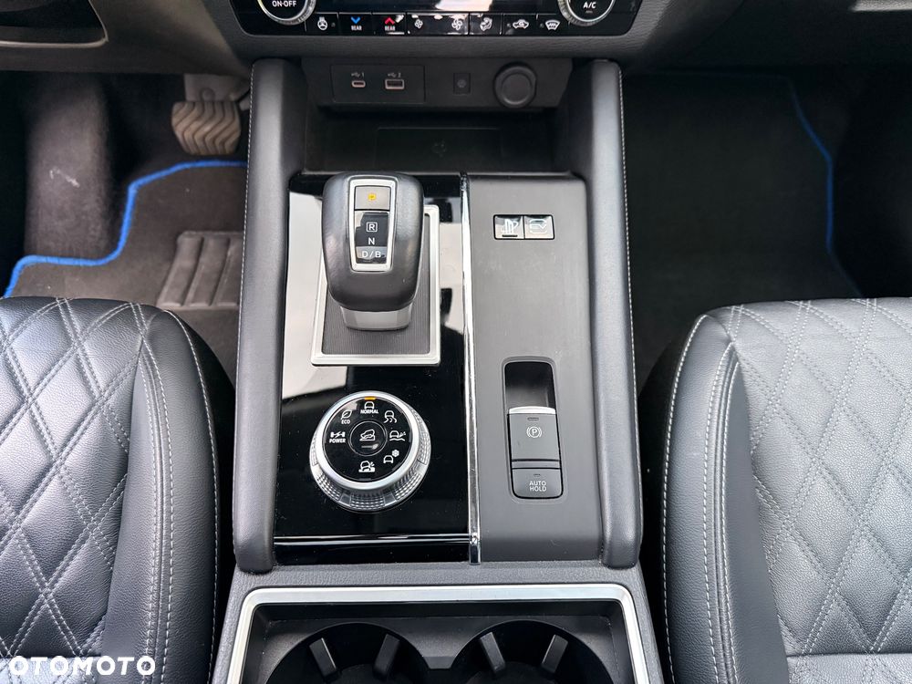 Mitsubishi Outlander - 23