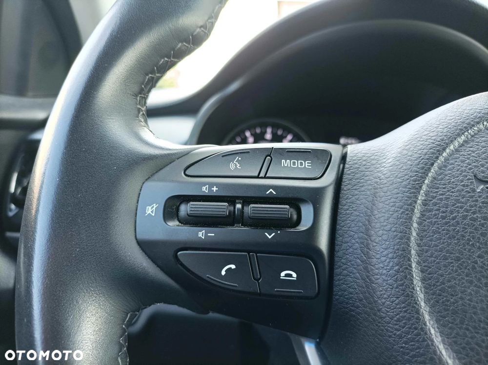 Kia Rio 1.2 L - 11