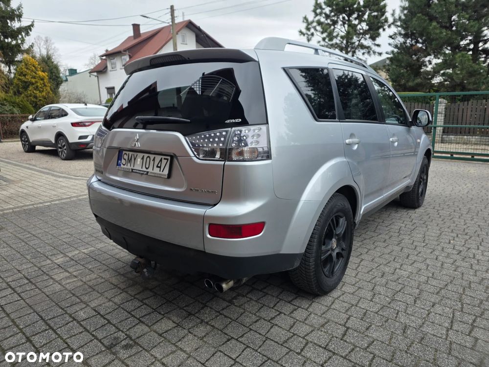 Mitsubishi Outlander 2.0 DI-D 4WD Instyle - 4
