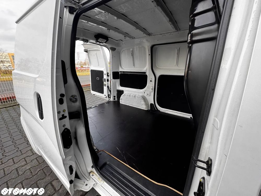 Nissan e-NV200 - 20