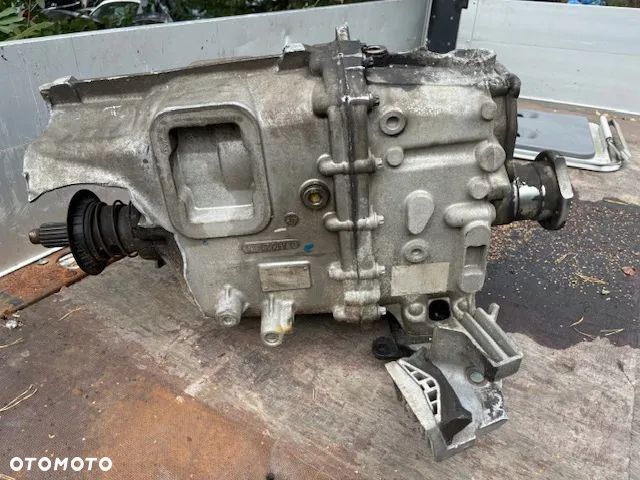 SKRZYNIA BIEGÓW MERCEDES VARIO 818 4.2 DIESEL MANUALNA A9722610301 - 1