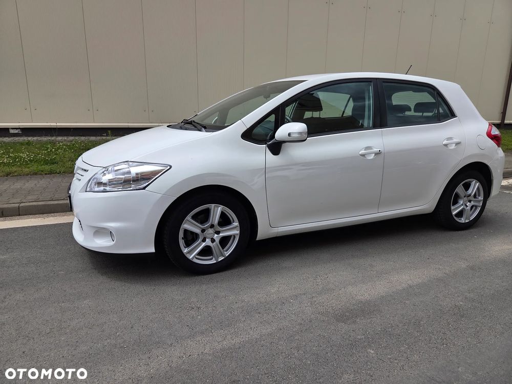 Toyota Auris 1.6 Premium - 3
