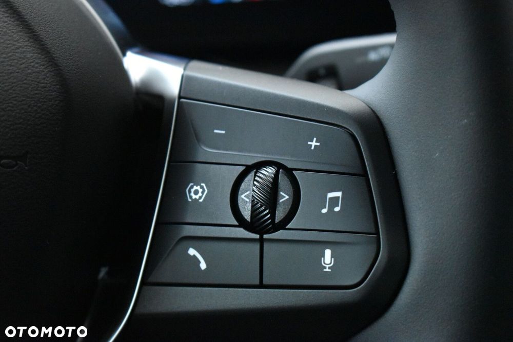 BMW Seria 2 220i mHEV - 11