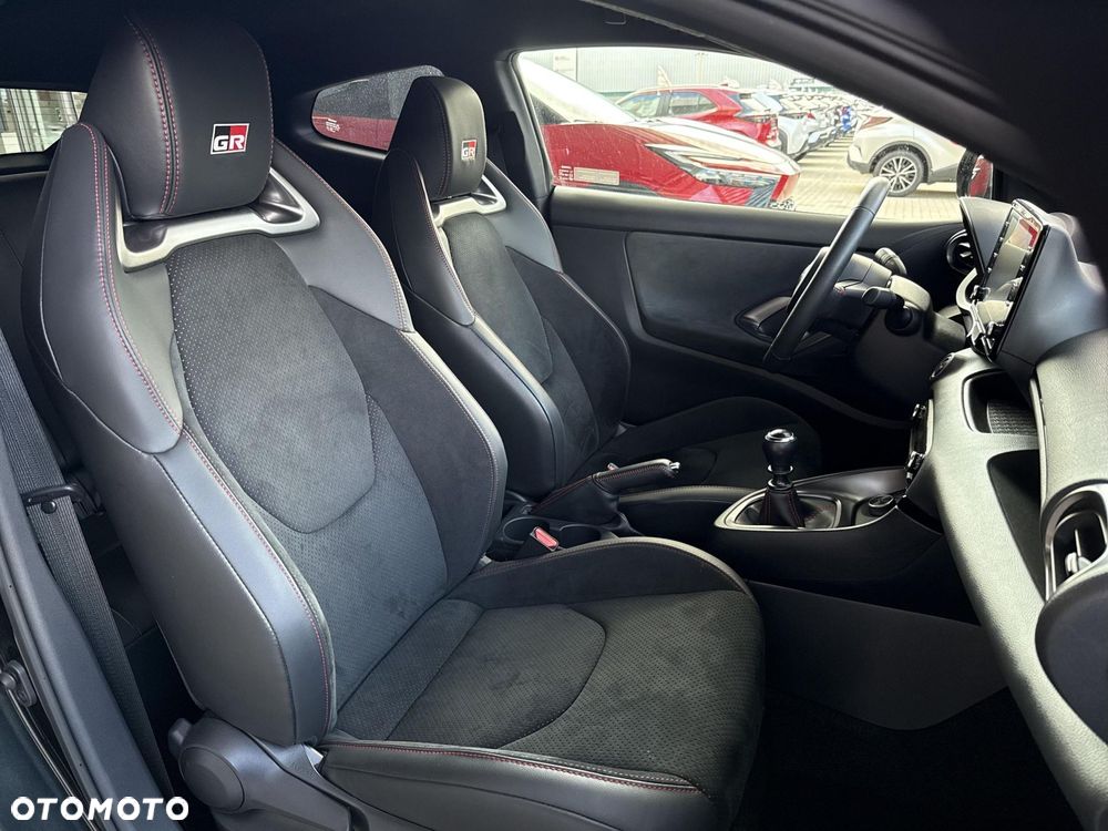 Toyota Yaris GR 1.6 Dynamic - 9
