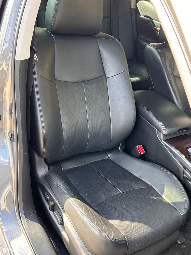 Infiniti Q70 - 9
