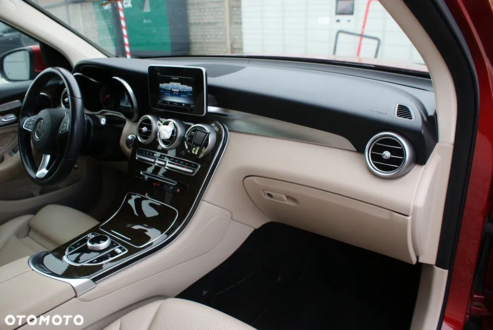 Mercedes-Benz GLC 300 4-Matic - 12