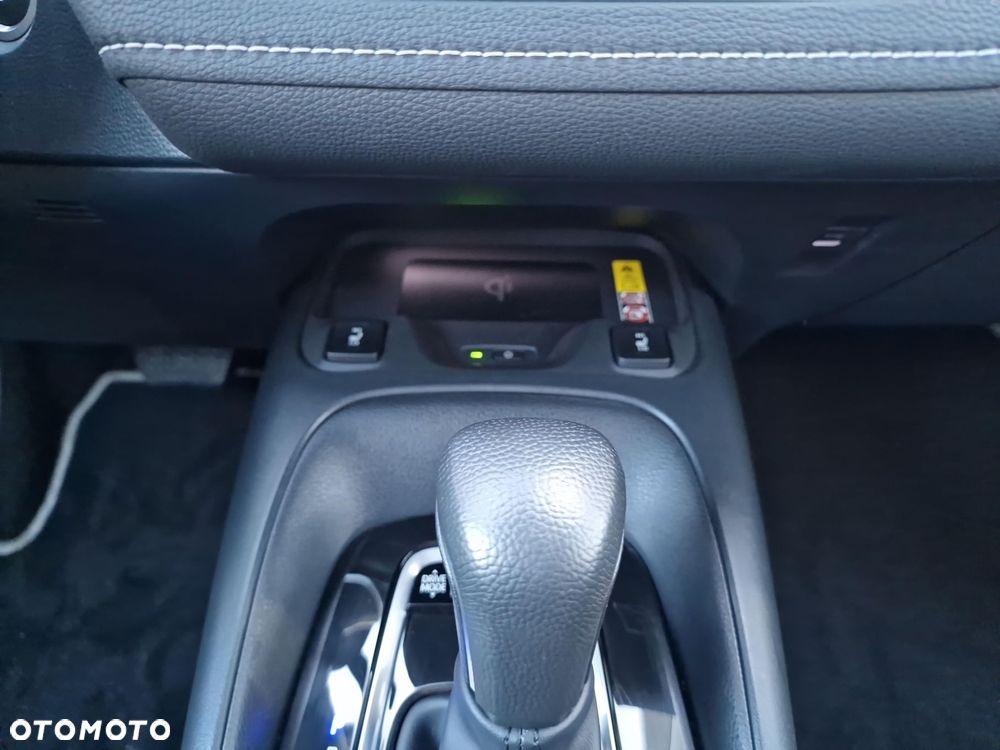 Toyota Corolla 1.8 Hybrid Style - 22